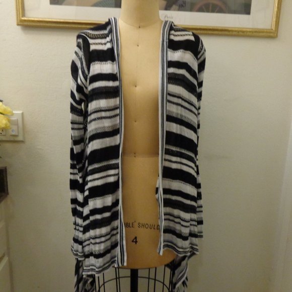 BCBGENERATION Black and White Striped Cardi-Wrap Cardigan - Picture 2 of 8